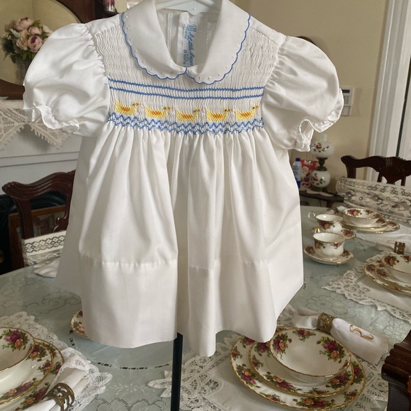 A Little Angel Vintage Infant Girls Smocked Dress size 24 months - Picture 3 of 16
